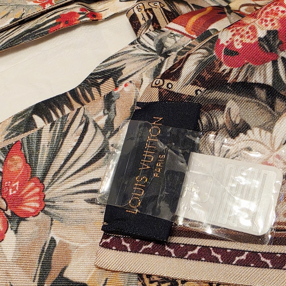 Authentic Louis Vuitton Voyage Extraordinaire Bandeau Tropical Print - Picture 9 of 16